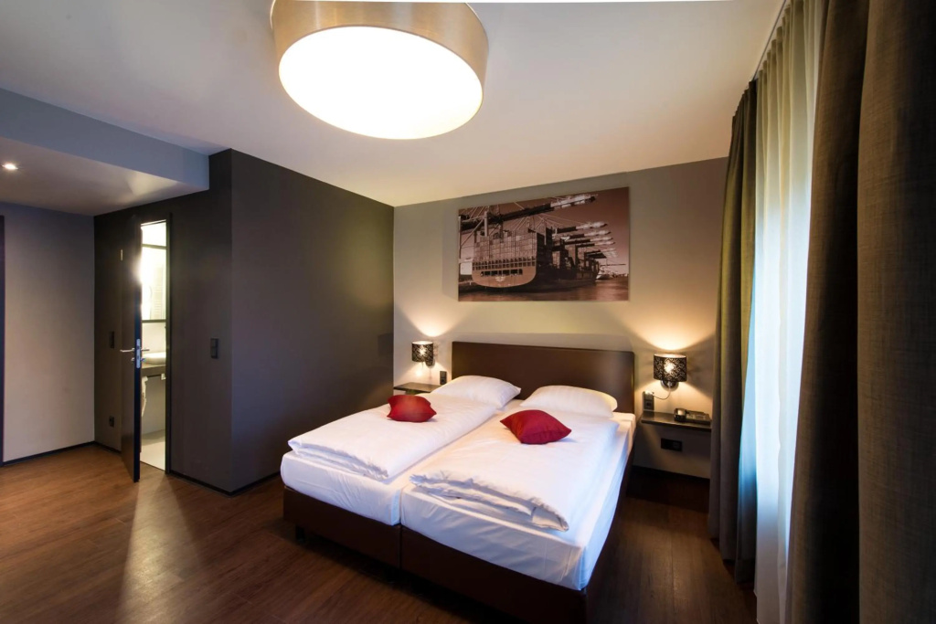 Hotel Volksschule — 4