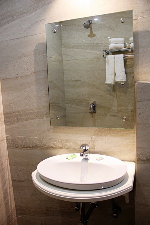 Hotel Taj Heights - Chambres