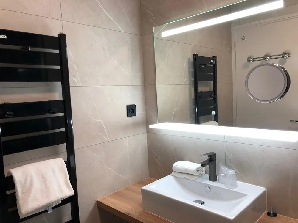 Logis Hotel Le Majestic - Chambres