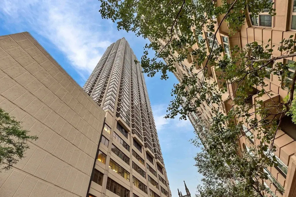 2bd River North Million Dollar Views Parking Incl by AllSet Turnover