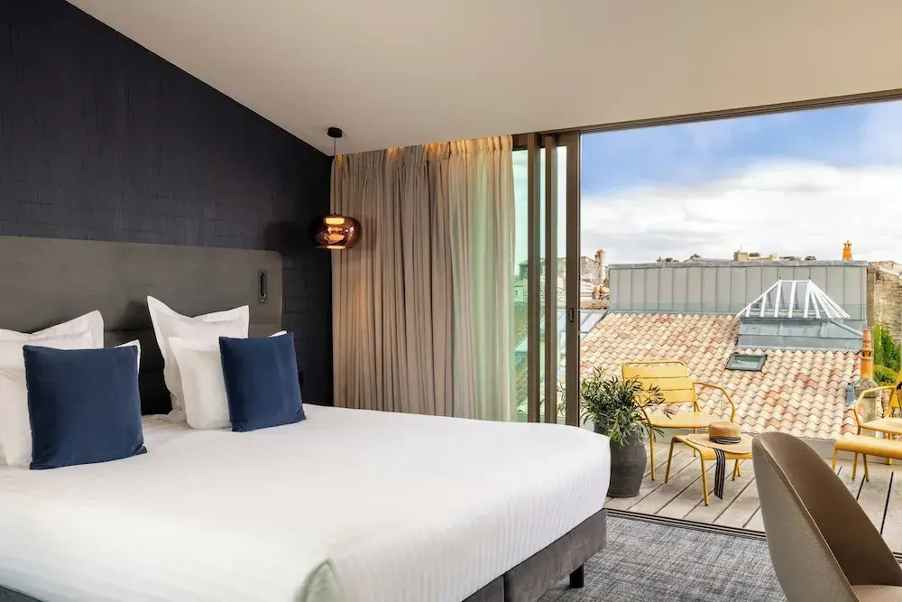Standard Double room with balcony (full double bed)