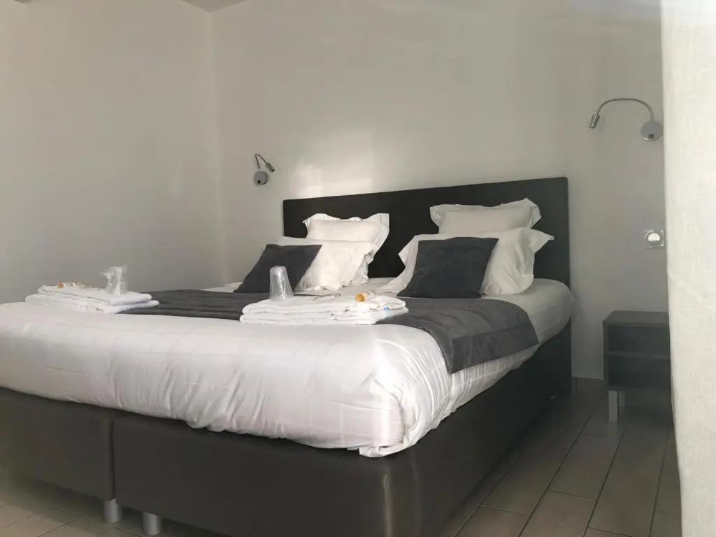 Standard Double room (full double bed)