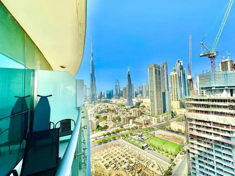 Elegant 1BR with Downtown & Burj Views