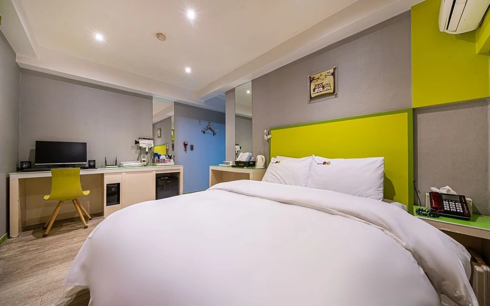 Bedroom