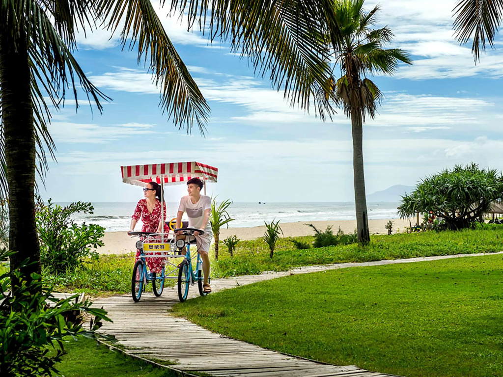 Beach & Waterfront