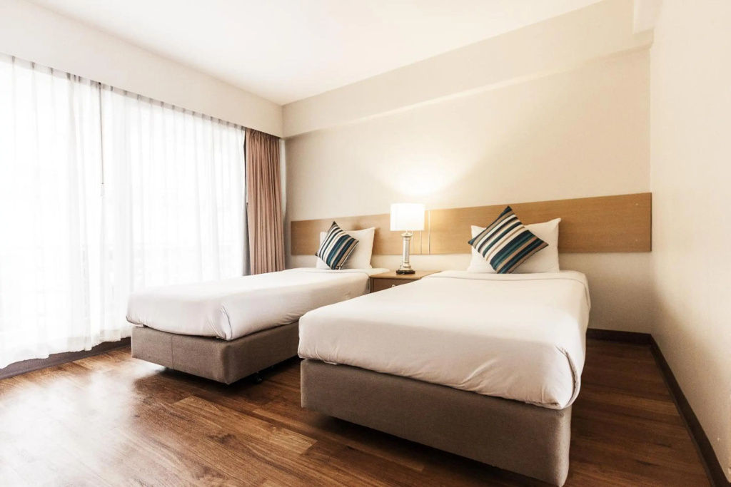 Samran Place Hotel — 5