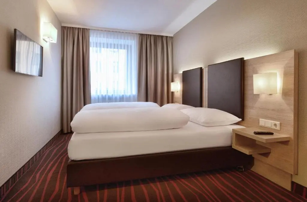 Courtyard Triple room