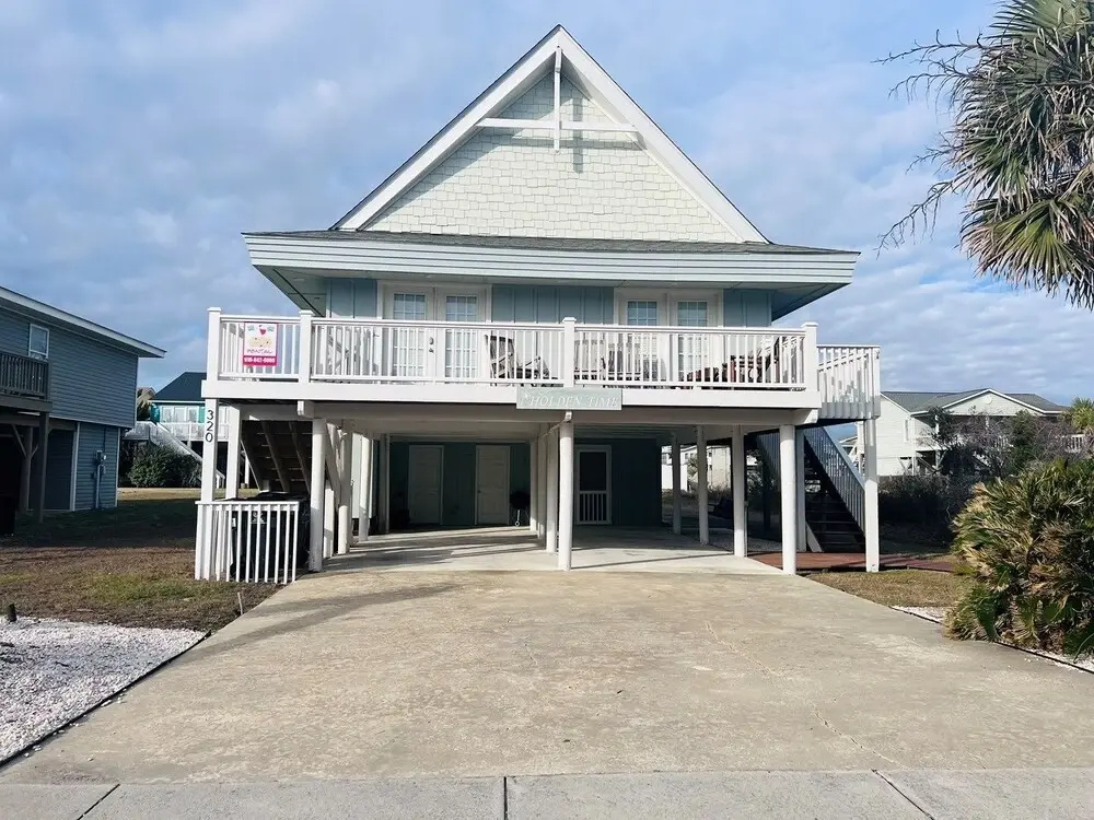 Holden Time 3 Bedroom Home by RedAwning