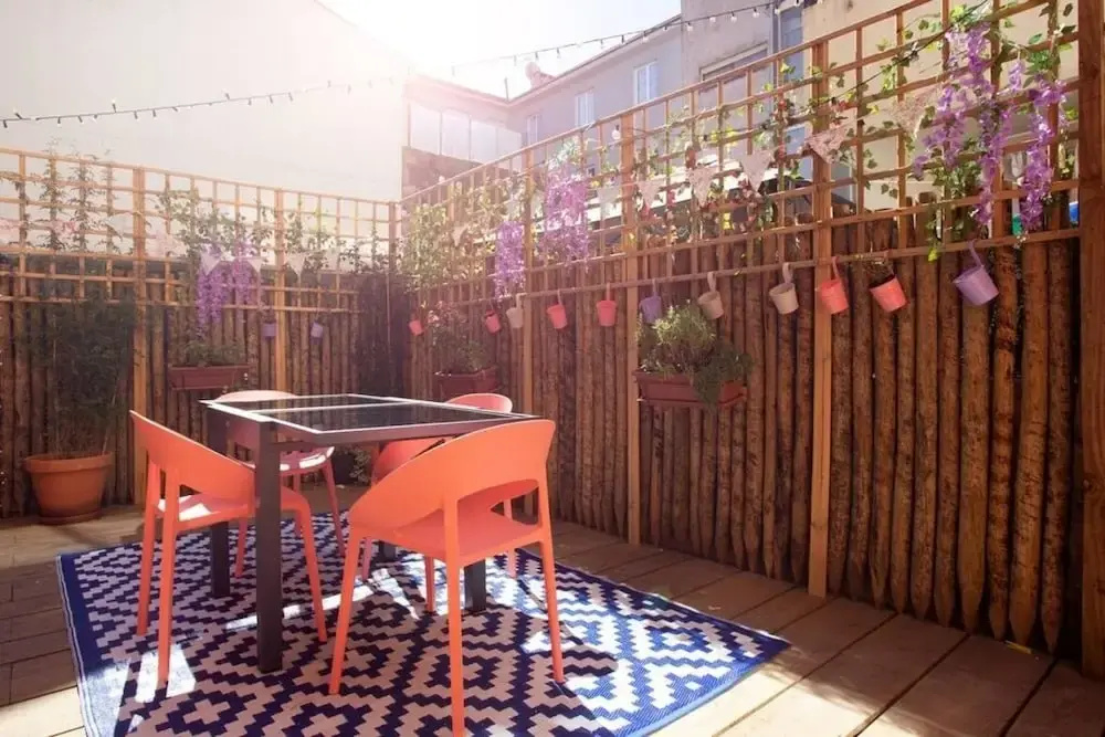 Alegr0 · 60s Chic Central Apartment w/ Garden