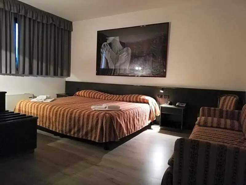 Green Hotel — 5