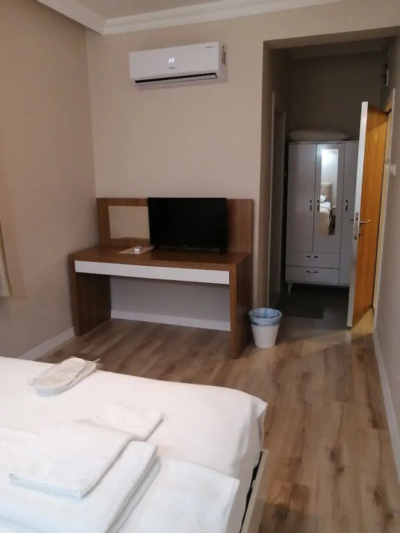 Standard Double room with garden view (full double bed)