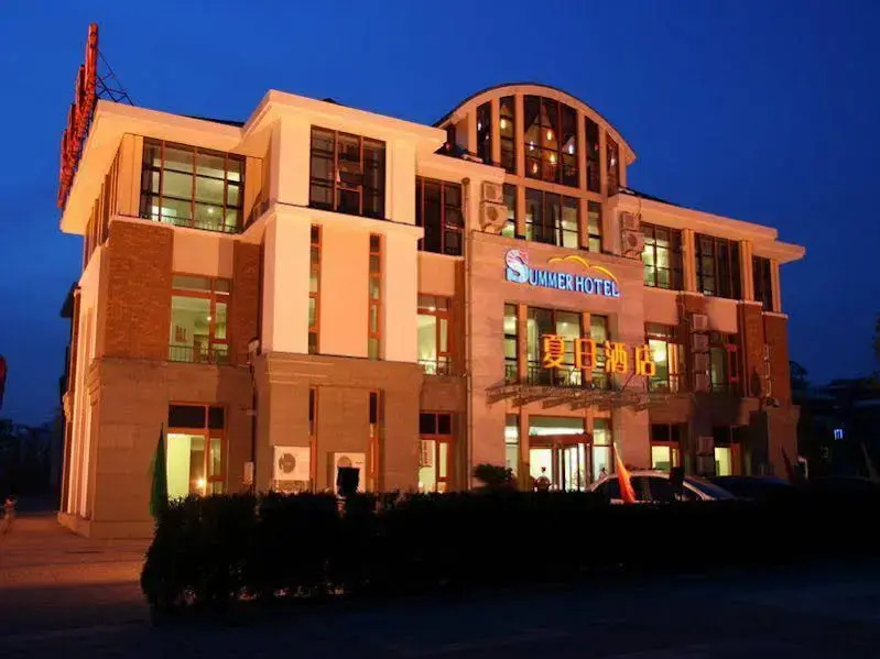 Summer Hotel