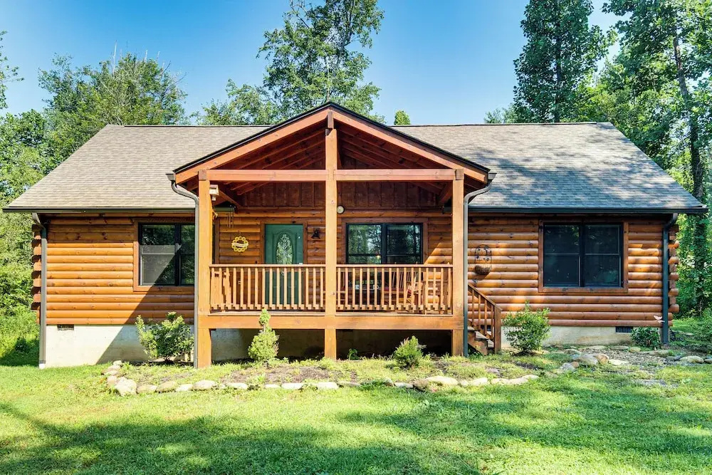Secluded, Private! Forested Hendersonville Retreat