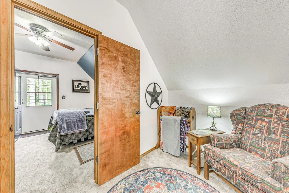 Quaint Cloudcroft Cabin w/ Stunning Forest Views! - фото 9