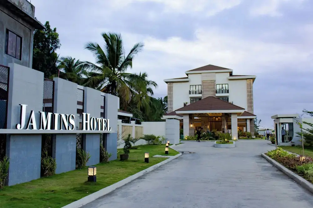 Jamins Hotel & Resort Inc