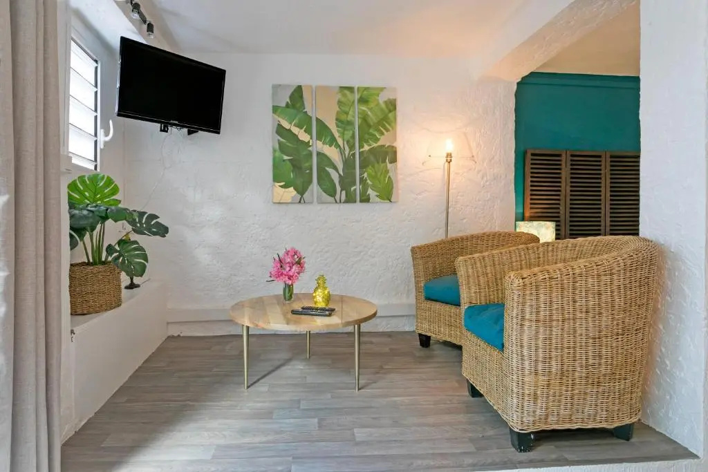 2 Bedrooms Double Suite (full double bed)