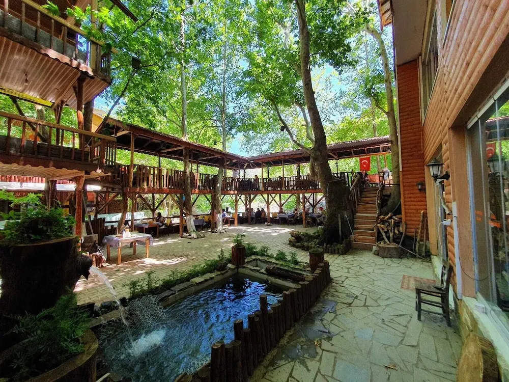 Kapuzbasi Selalesi Sahin Motel