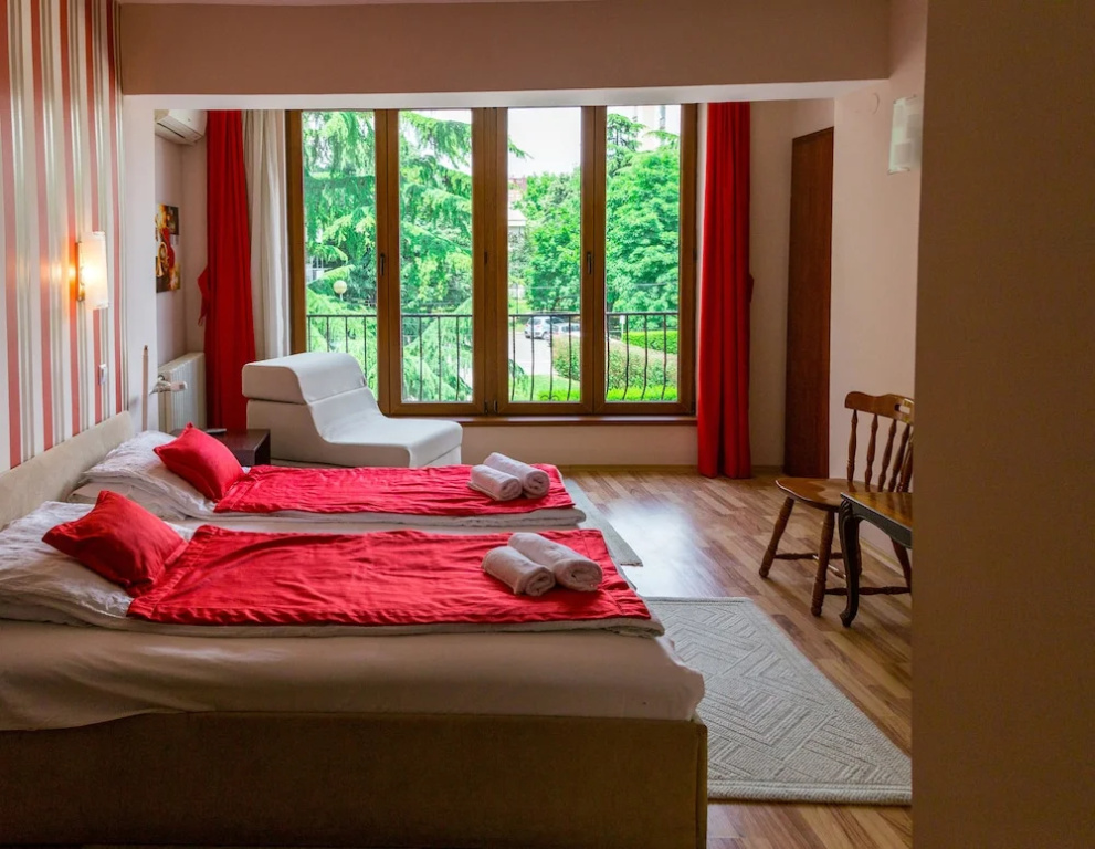 Standard Double room with balcony (full double bed)