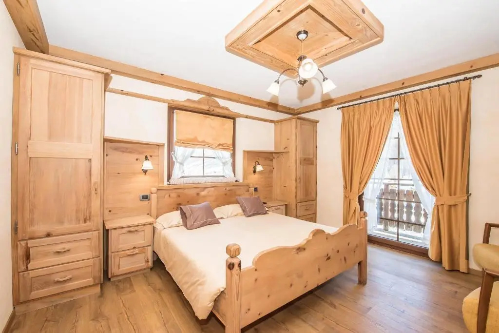 Standard Double room (full double bed)