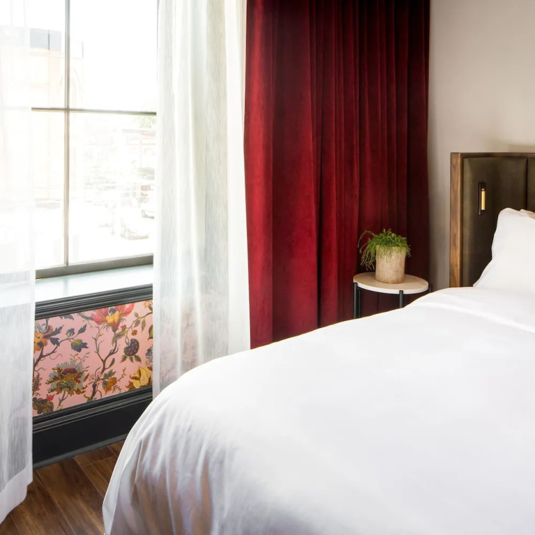 Standard Double room with balcony (full double bed)
