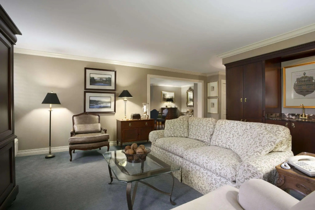 Double Suite (full double bed)