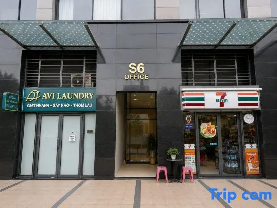 Studio with workspace • 15’ to Ben Thanh market
