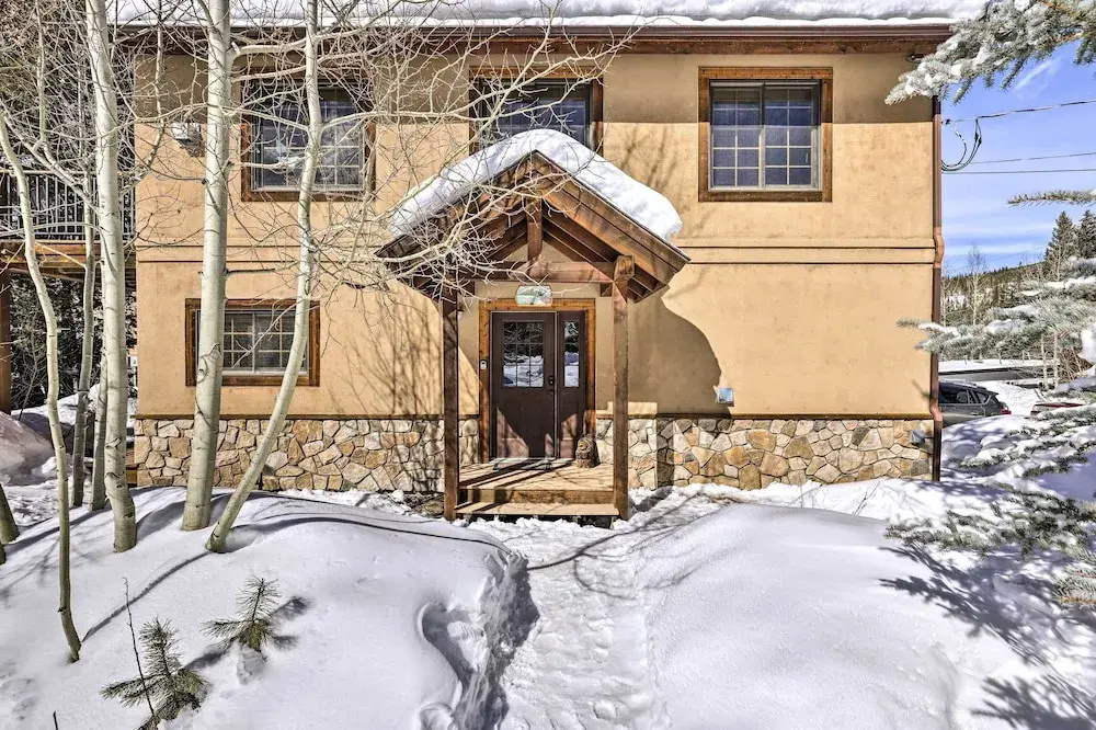 Mountainside Winter Park Ski Home w/ Hot Tub