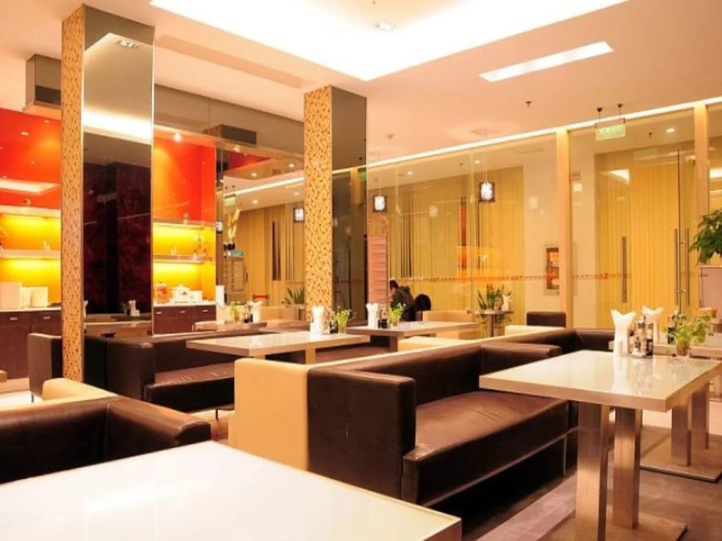 Food & Beverage