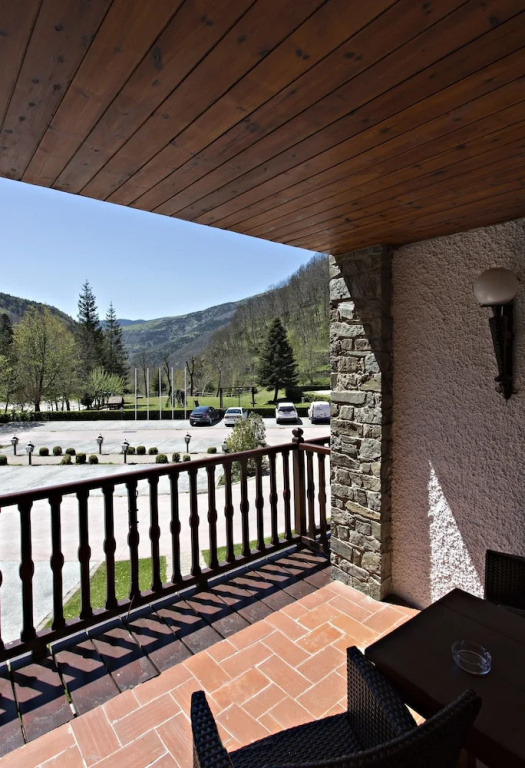 Standard Triple room with balcony