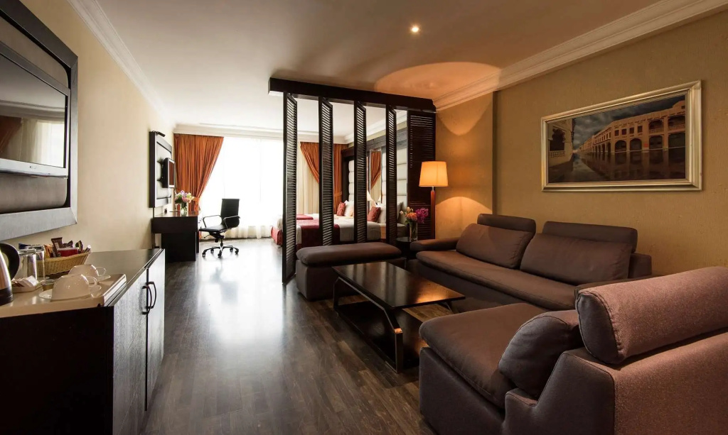 Best Western Plus Doha Room Type - Deluxe King Suite
