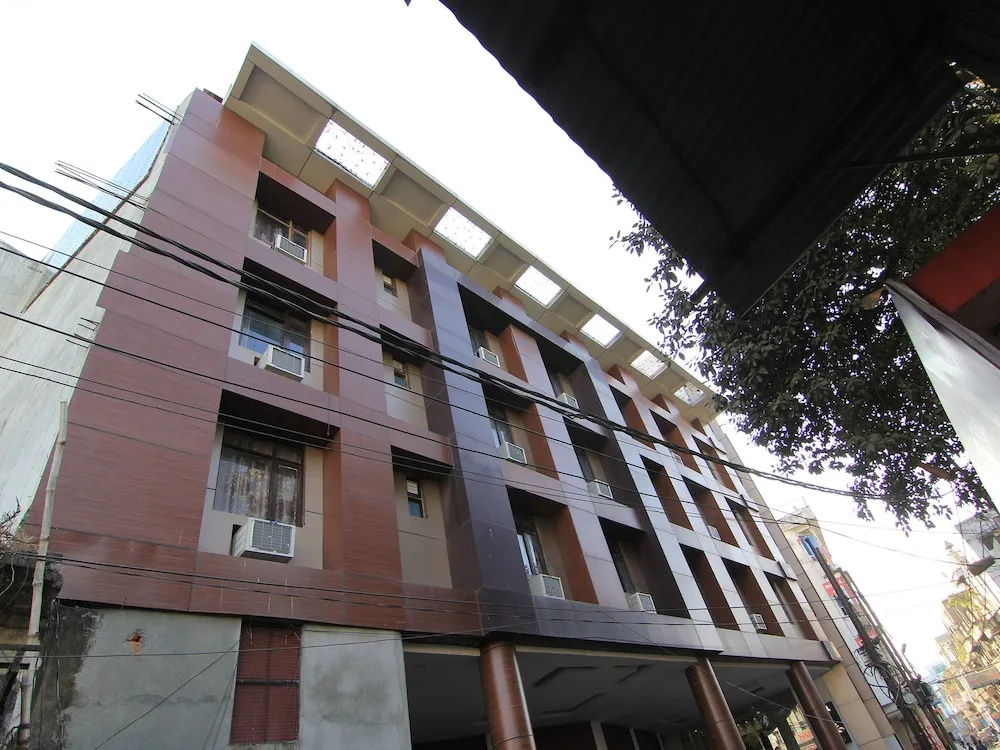 OYO 11532 Hotel SR Grand