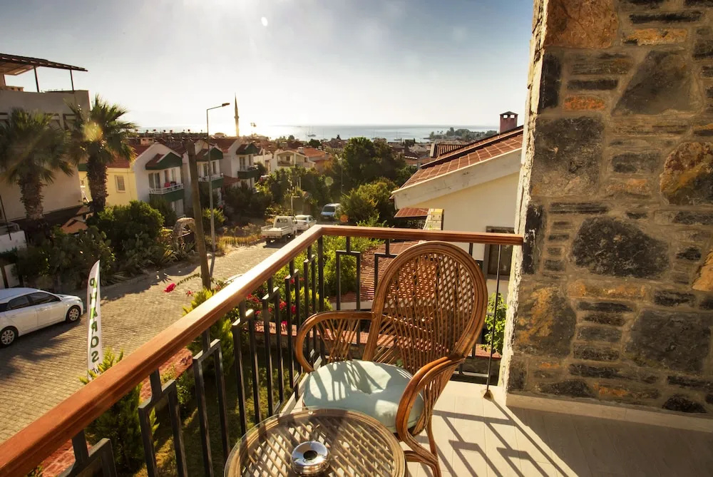 Standard Double room with balcony and with partial sea view (full double bed)