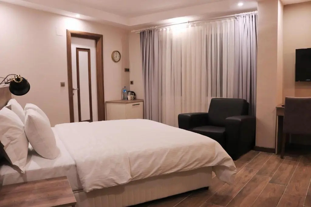 Standard Double room with garden view (full double bed)