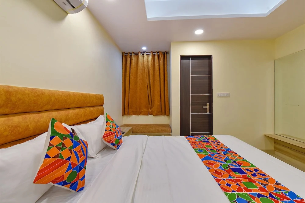 Fabhotel Pink City
