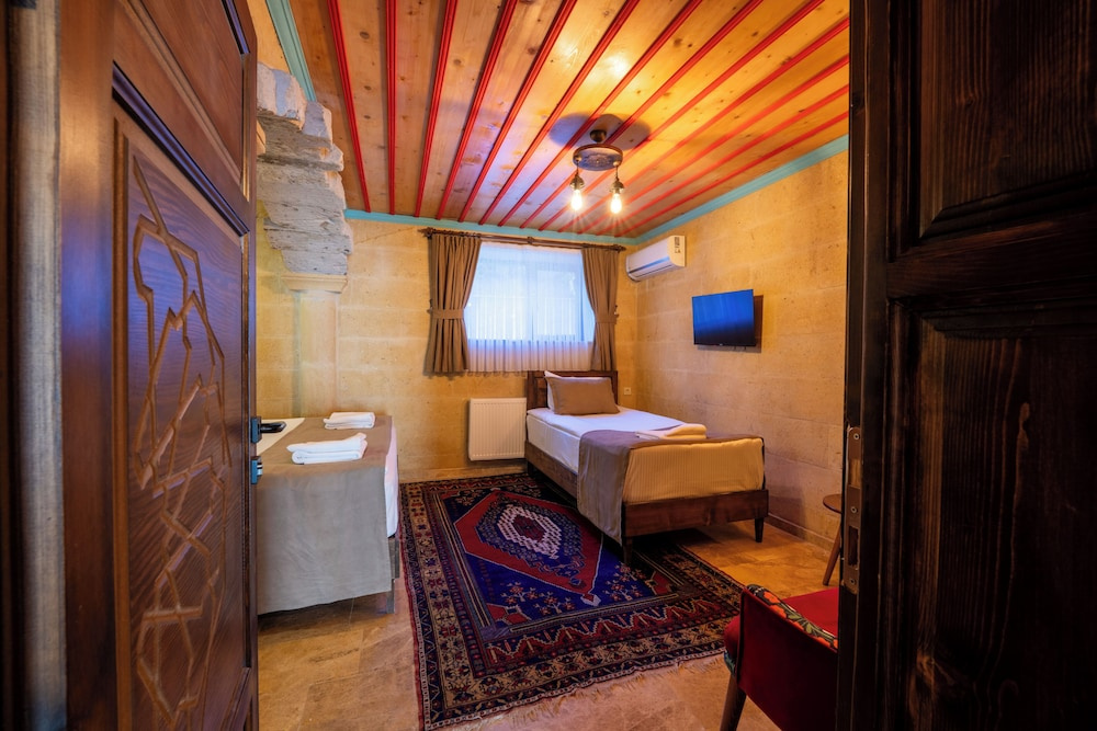 Economy room