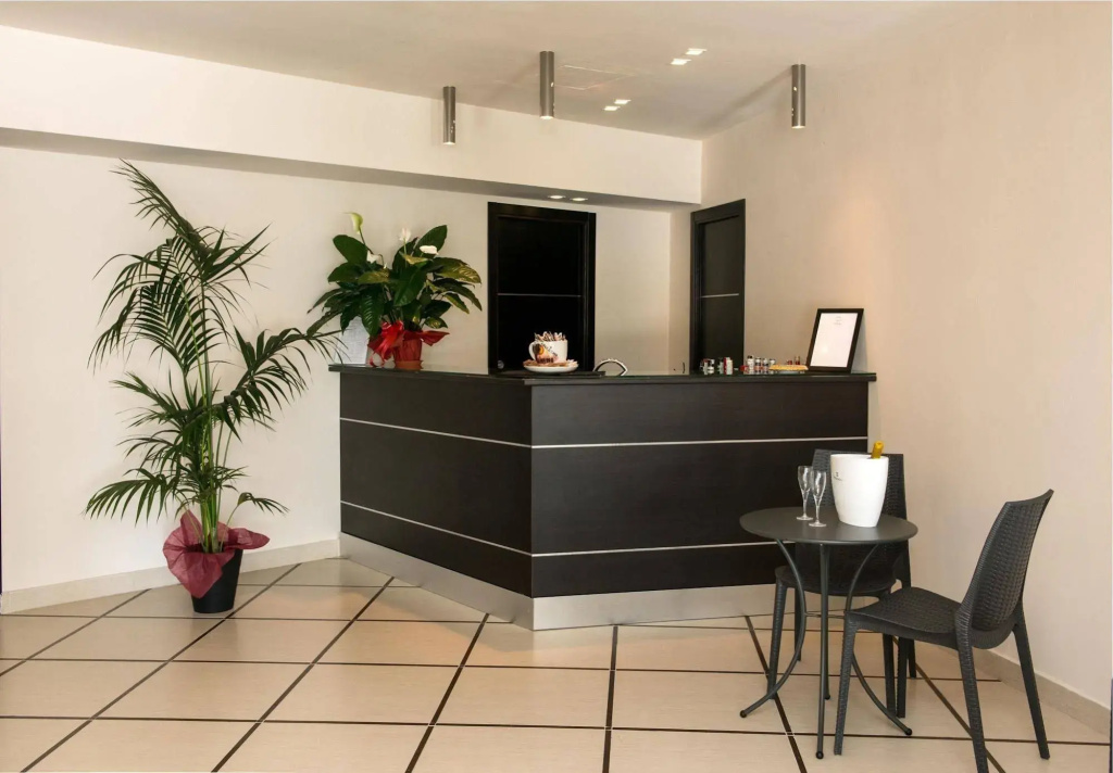 Hotel photo 2