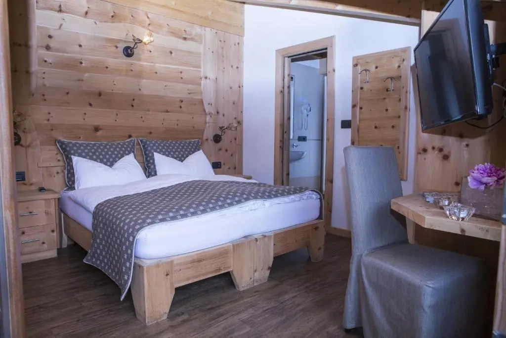 Standard Double room (full double bed)