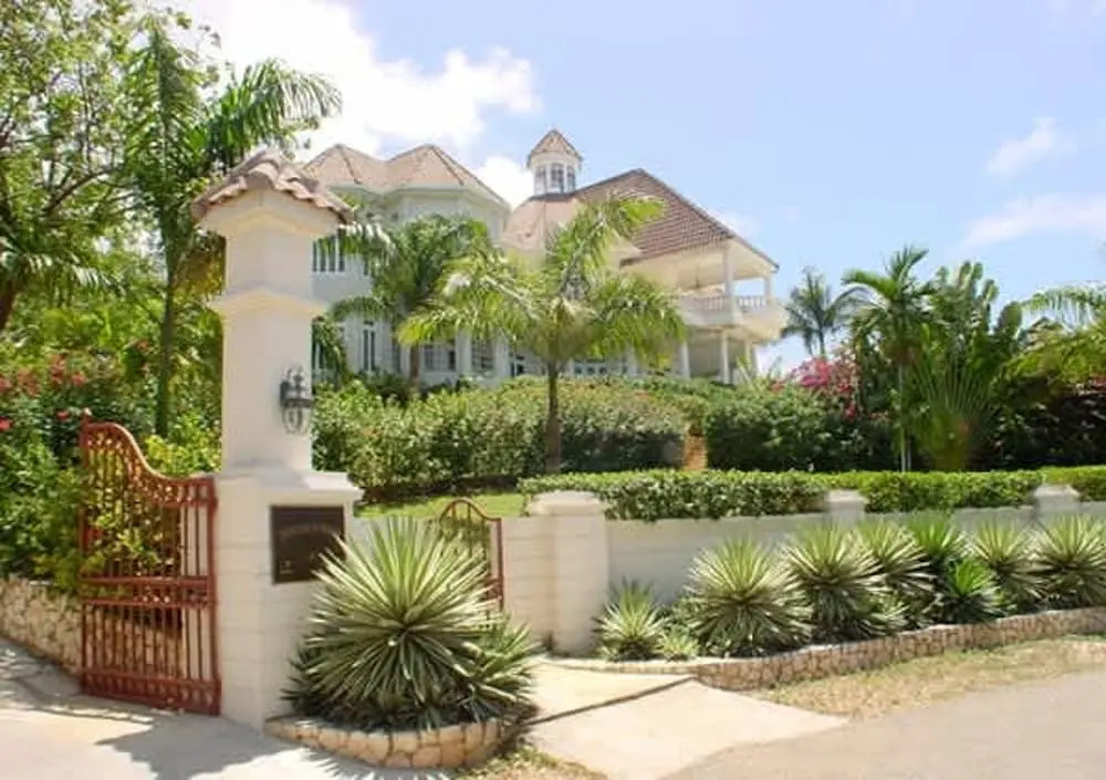 Sprawling 7BR Villa Overlooking the Sea Pool Hot Tub Resort Access