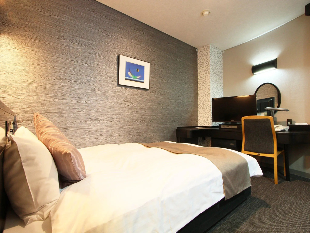 Double room (full double bed)