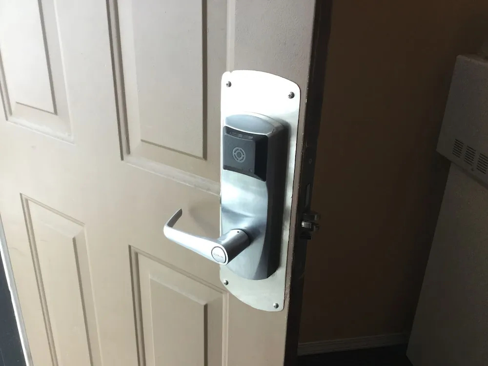 Comfort room