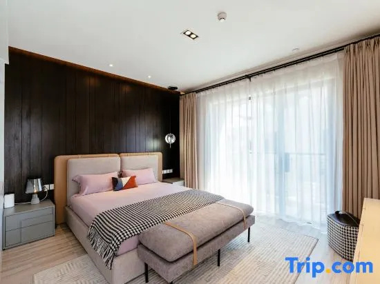 4 Bedrooms Villa