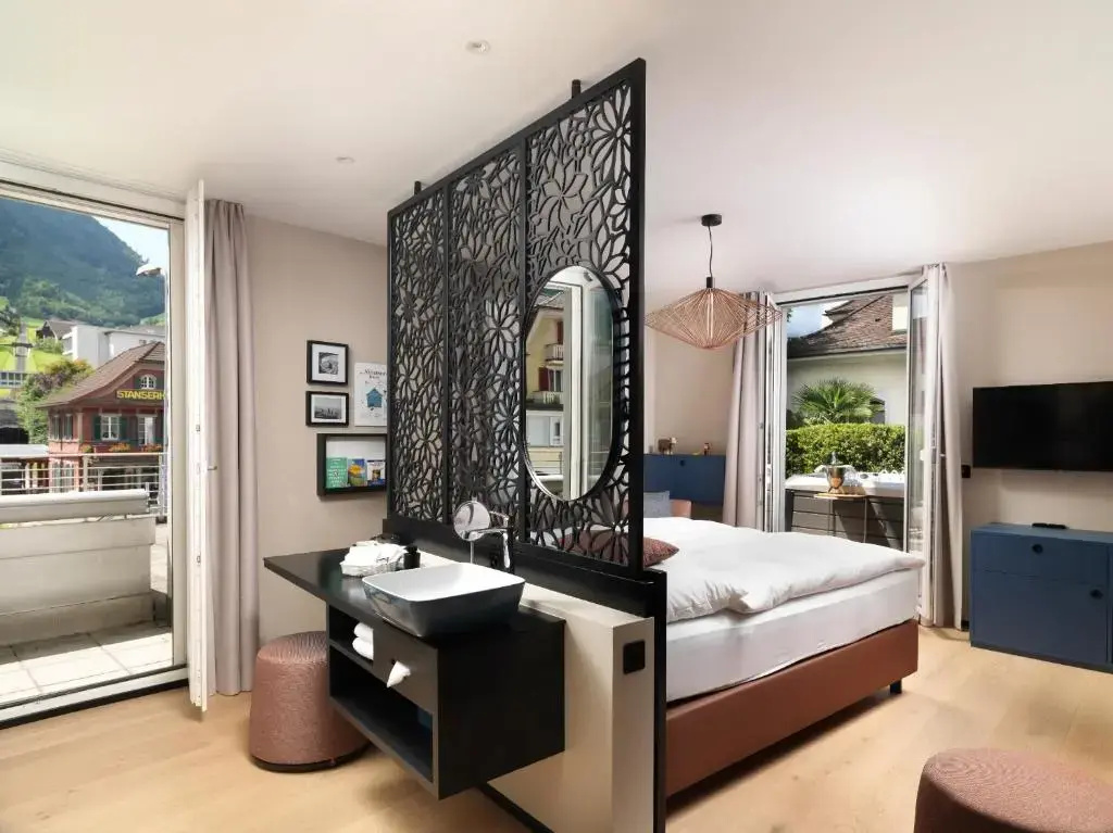 Deluxe Suite
