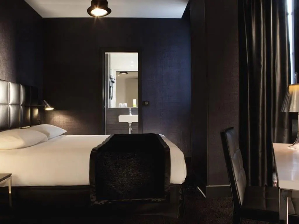 Classic Double room (full double bed)