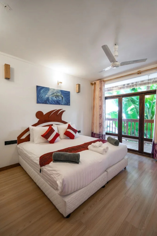 Deluxe Double room (full double bed)
