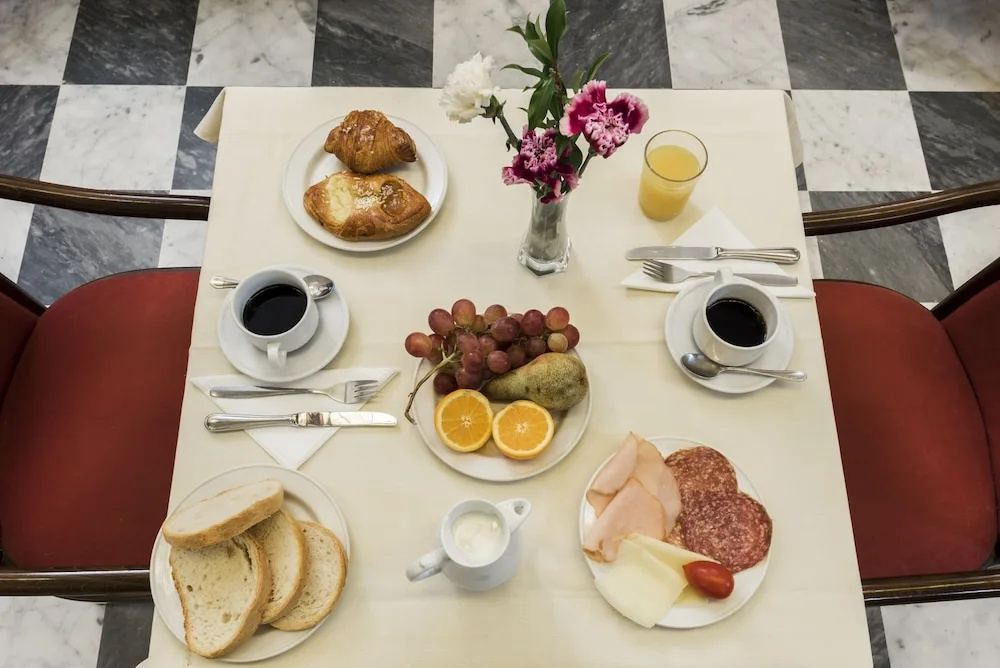 Privilege Hotel - Général