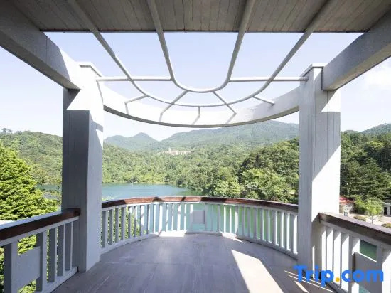 Lushan Lutos Terrace Garden Resort Hotel