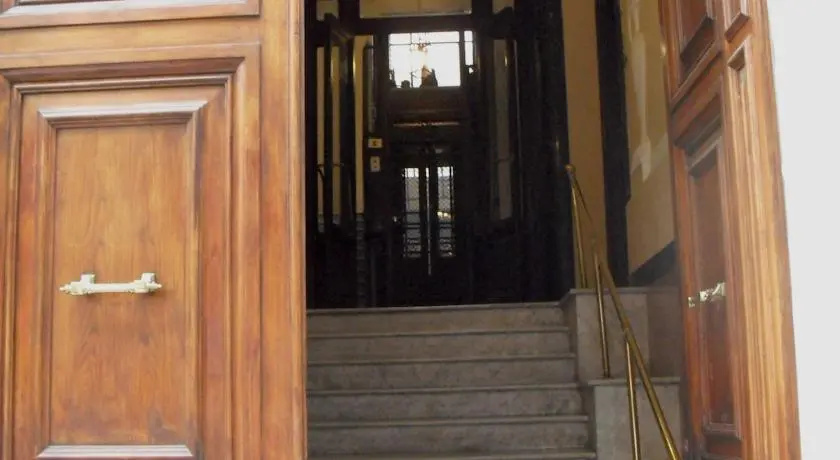 Ave Roma Guest House