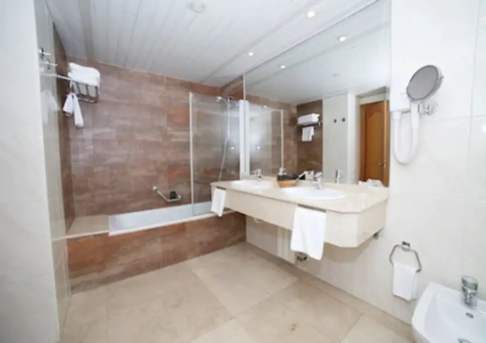Double room (twin beds)