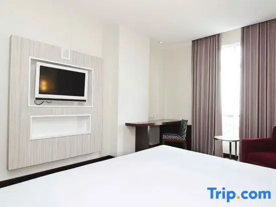 Deluxe Double room (full double bed)