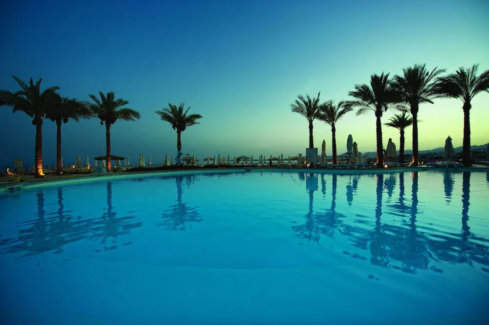 Beach & Waterfront